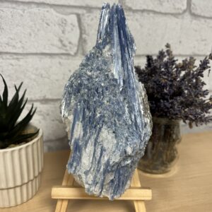 Cyanite et son chevalet