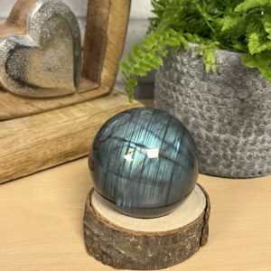 Sphère de labradorite bleue