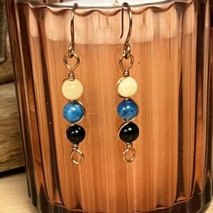 Boucles d'oreilles en cuivre et calcite orange, apatite et tourmaline